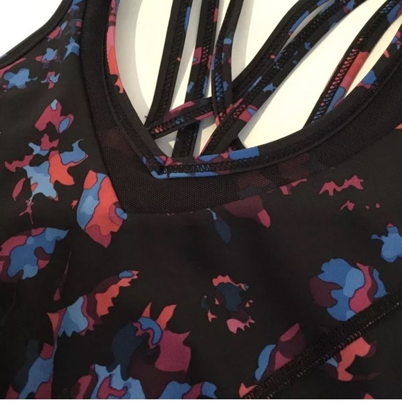 BRAND NEW size 2 lululemon bra!! - Picture 2 of 4